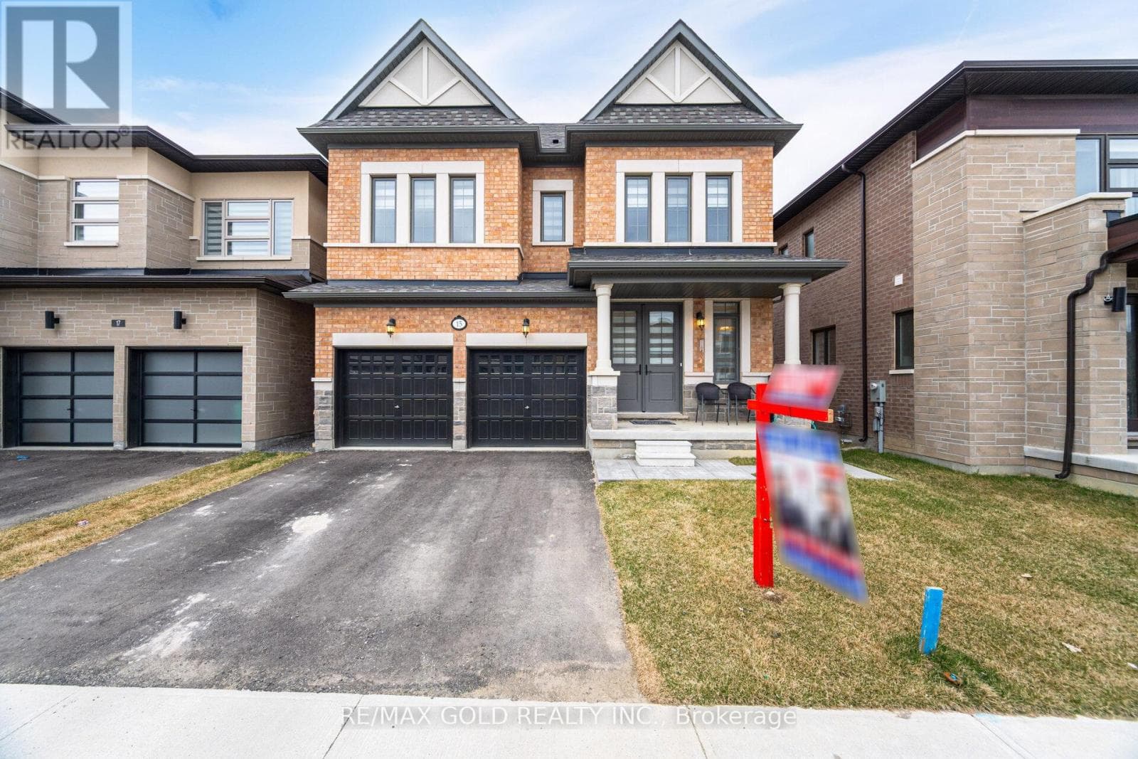 15 DUXBURY ROAD — Brampton (Sandringham-Wellington North), Ontario - Main photo