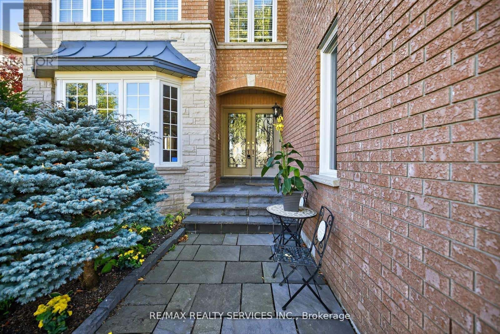 124 ROYAL VALLEY DRIVE — Caledon, Ontario - Photo 3 of 50