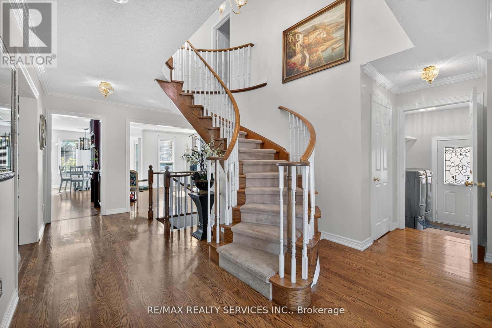 124 ROYAL VALLEY DRIVE — Caledon, Ontario - Photo 5 of 50