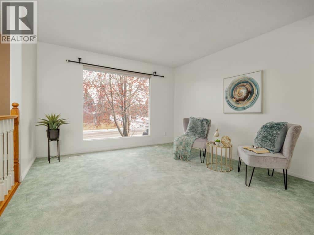 1102 Cameron Road S — Lethbridge, Alberta - Photo 5 of 50