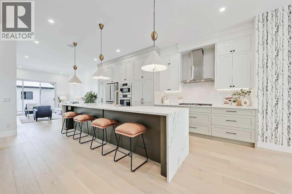 1728 19 Avenue NW — Calgary, Alberta - Photo 5 of 50