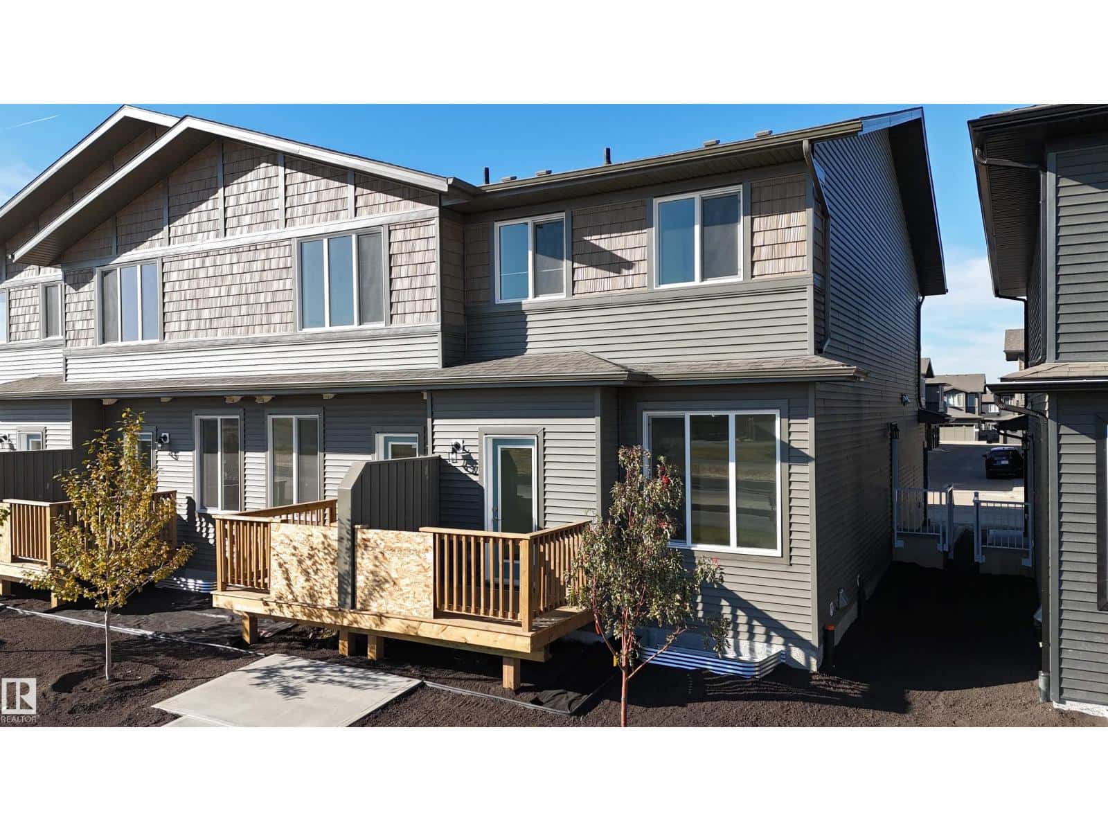 #11 2710 66 ST SW — Edmonton, Alberta - Photo 2 of 32