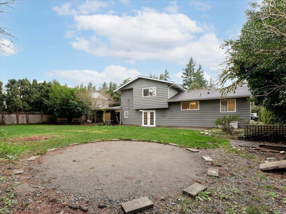 3976 205B STREET — Langley, British Columbia - Photo 2 of 20