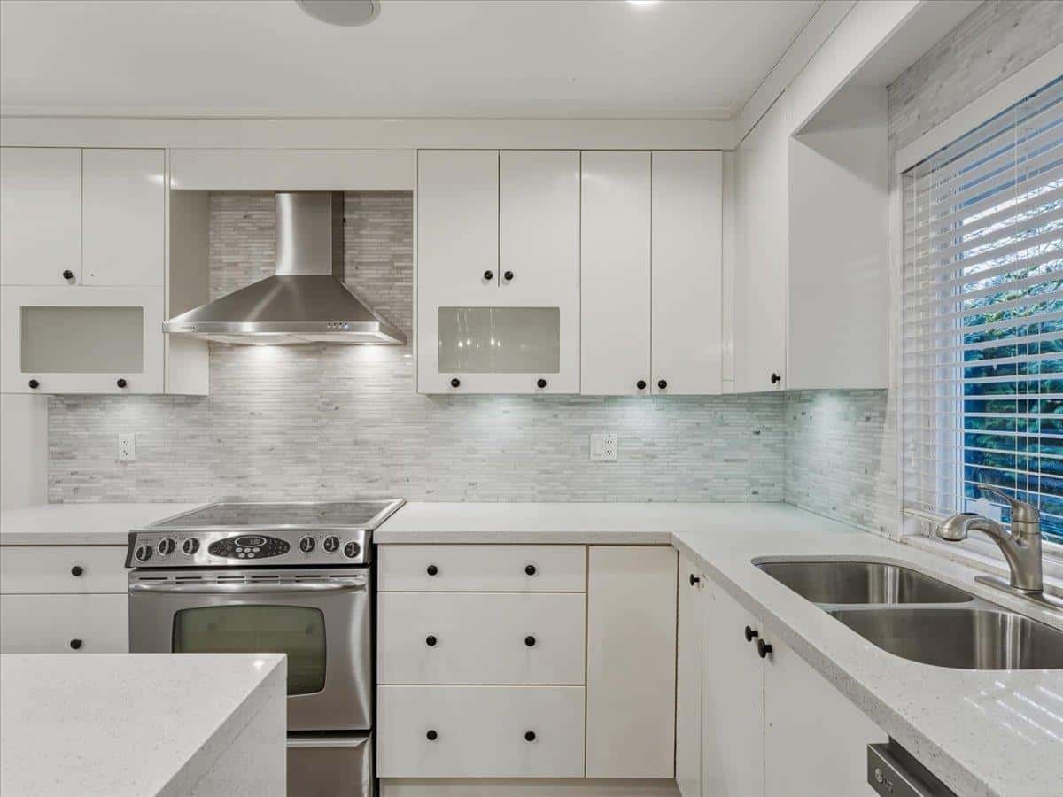 3976 205B STREET — Langley, British Columbia - Photo 3 of 20