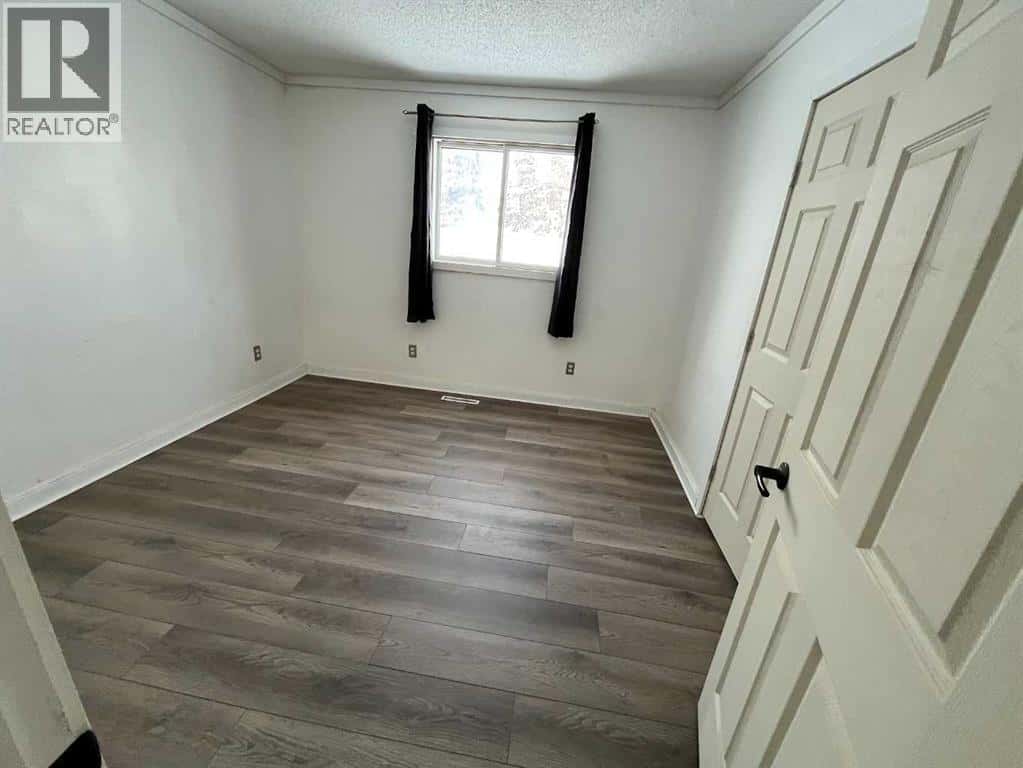 10104, 99 Street — High Level, Alberta - Photo 5 of 10