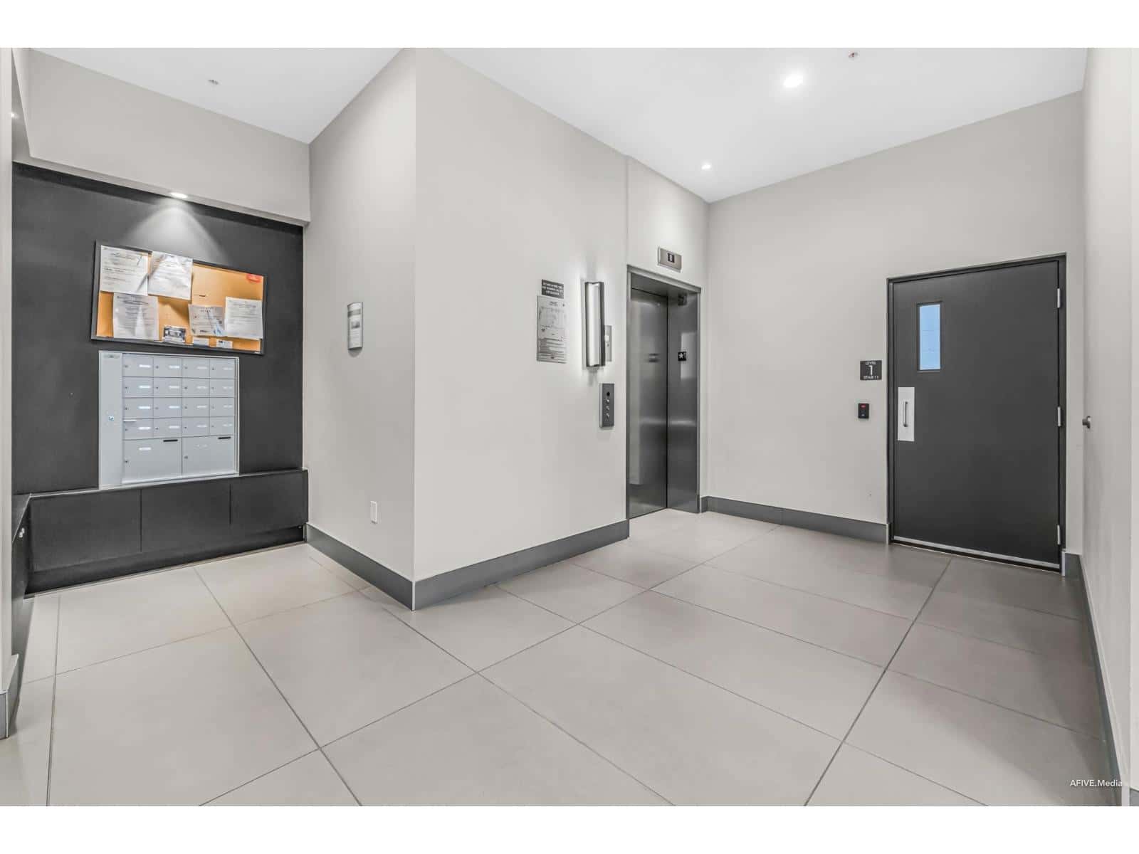 605 20019 83A AVENUE — Surrey, British Columbia - Photo 4 of 20