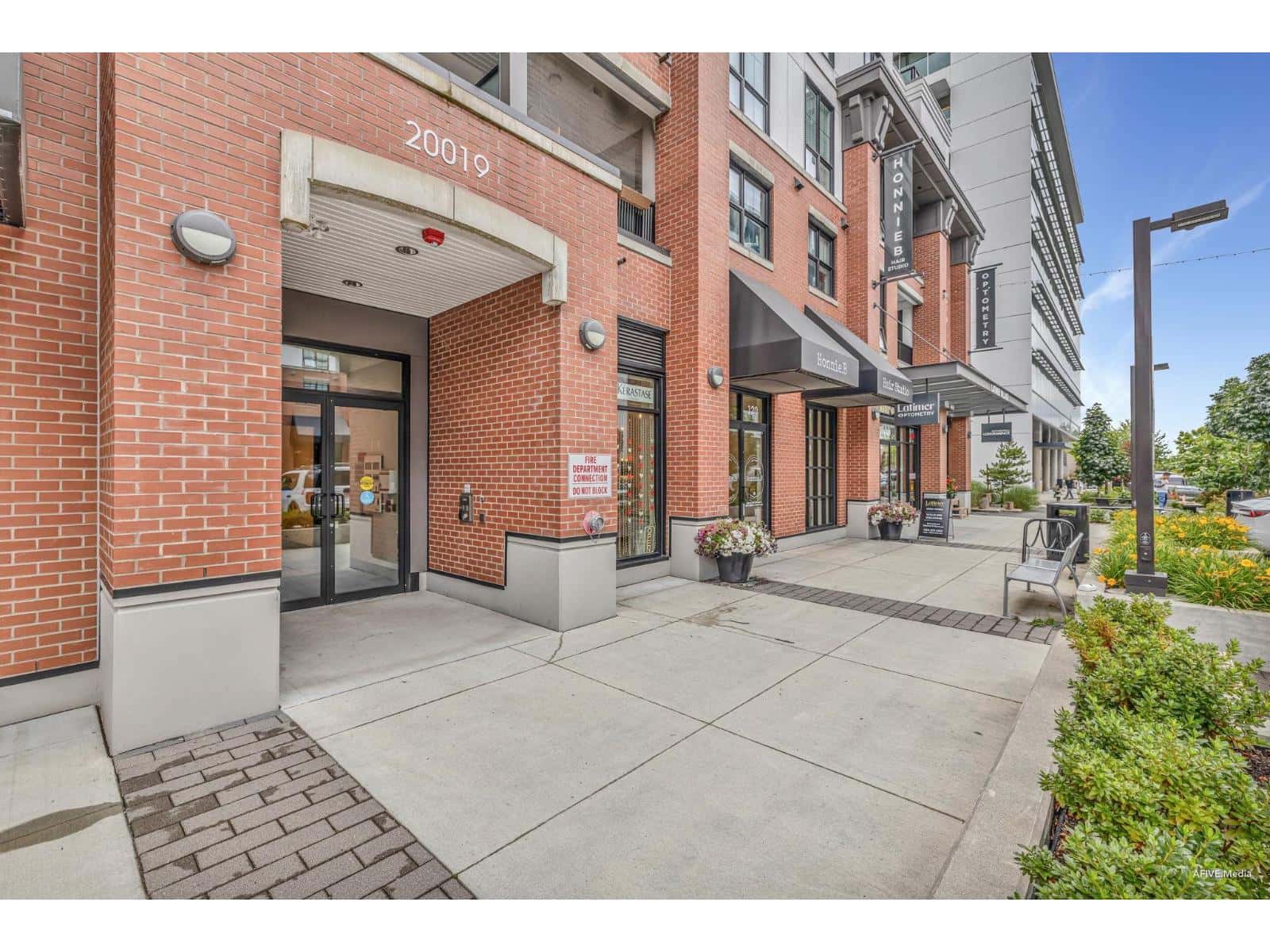 605 20019 83A AVENUE — Surrey, British Columbia - Photo 3 of 20