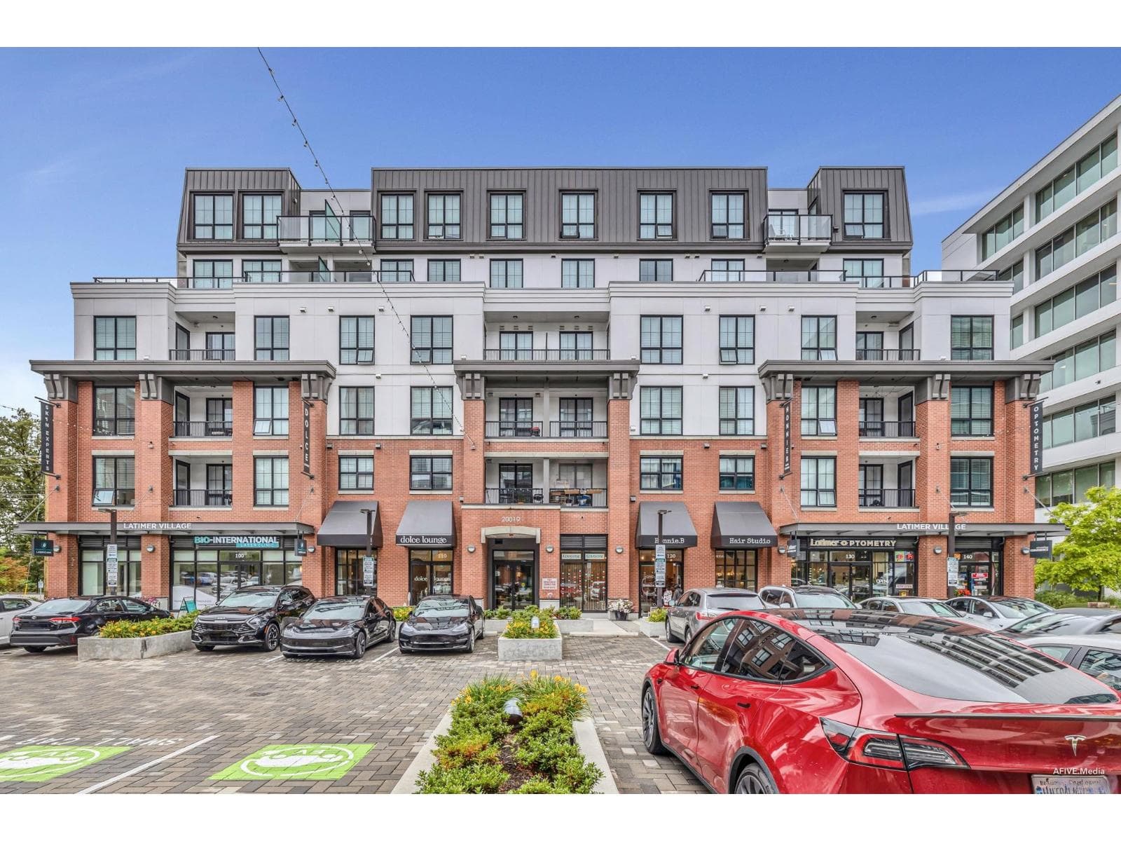 605 20019 83A AVENUE — Surrey, British Columbia - Main photo