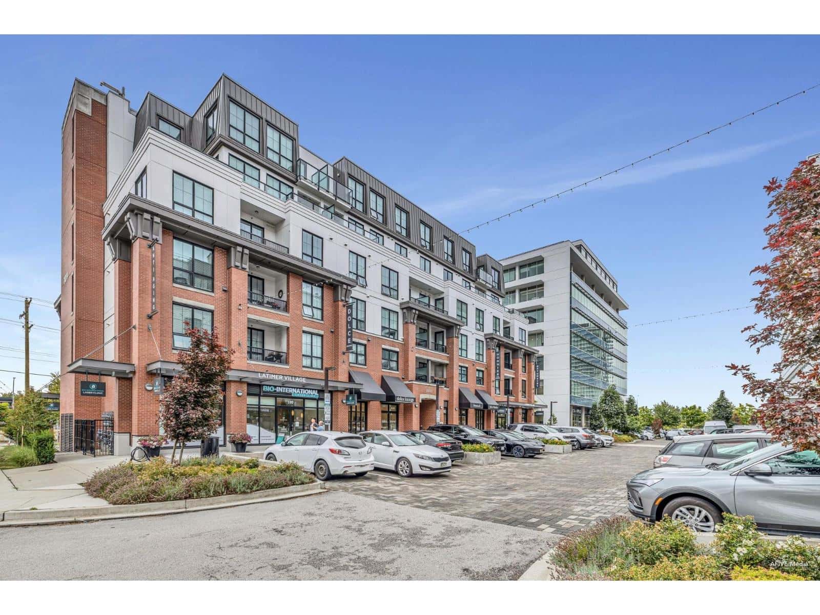 605 20019 83A AVENUE — Surrey, British Columbia - Photo 2 of 20