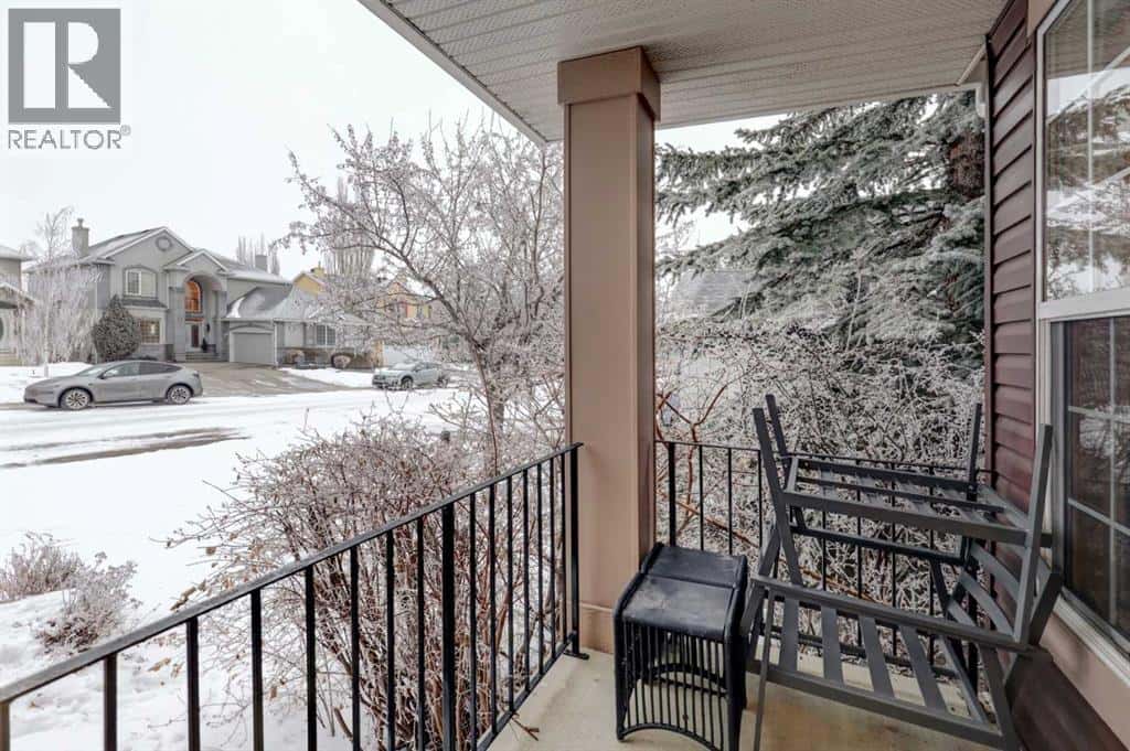 89 Cougar Ridge View SW — Calgary, Alberta - Photo 5 of 47