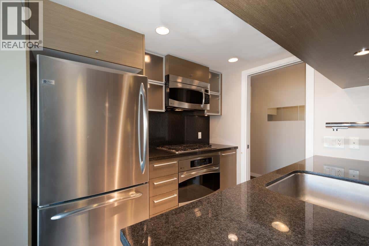 2102 833 SEYMOUR STREET — Vancouver, British Columbia - Photo 3 of 31