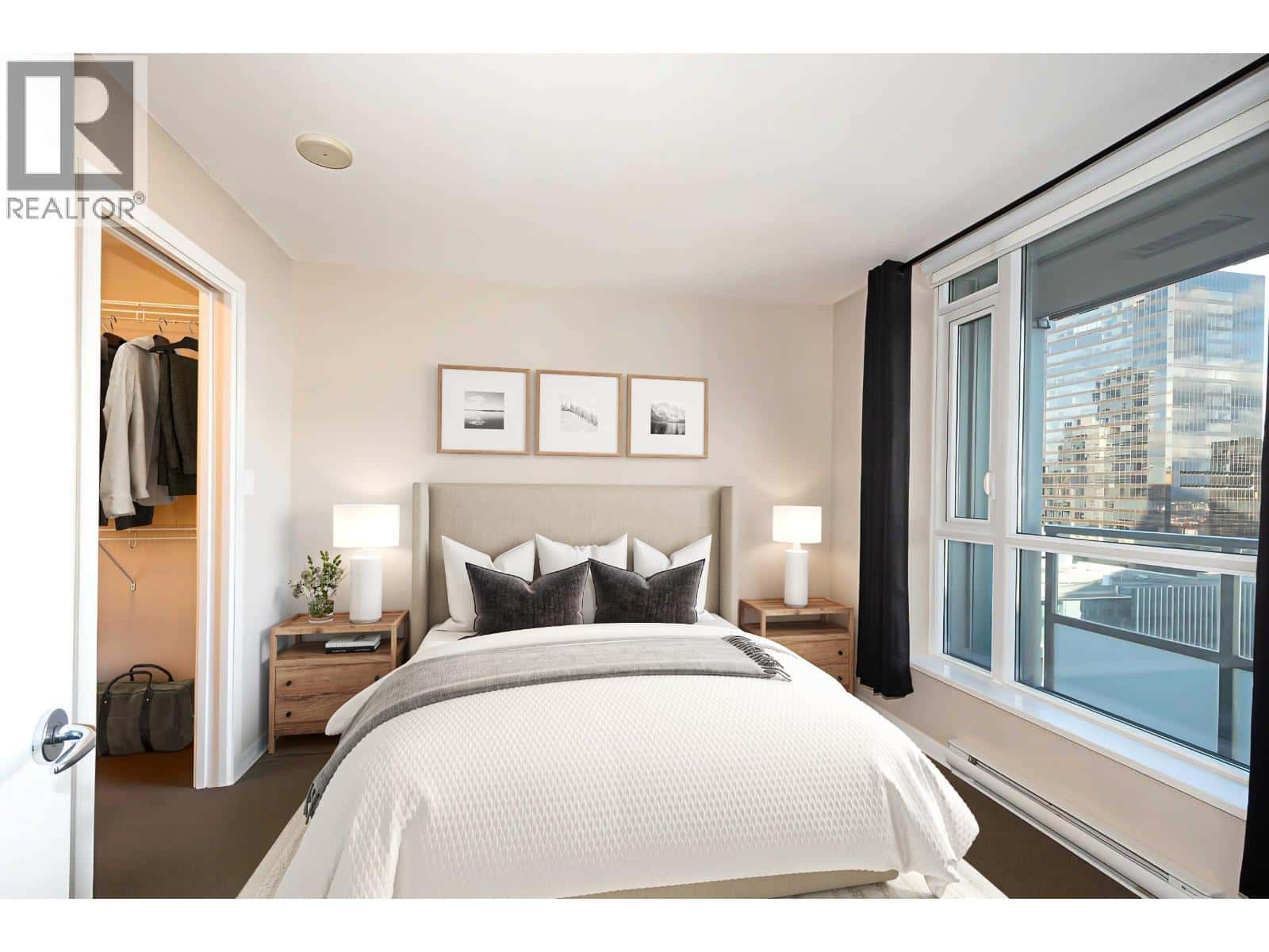 2102 833 SEYMOUR STREET — Vancouver, British Columbia - Photo 2 of 31