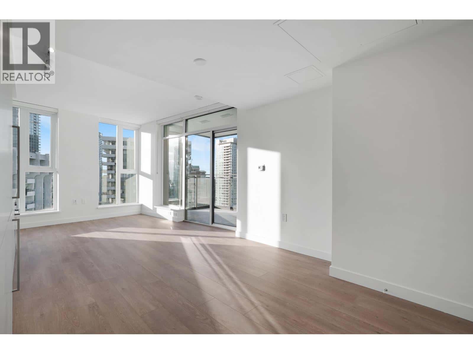 2406 5685 HALLEY AVENUE — Burnaby, British Columbia - Photo 3 of 33