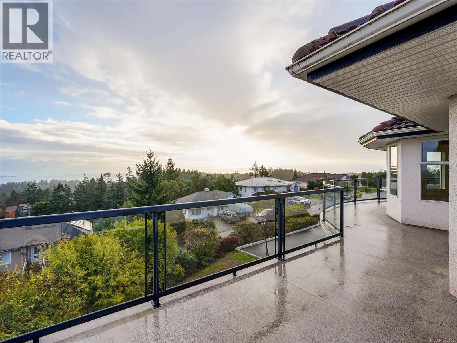 3376 Haida Dr — Colwood, British Columbia - Photo 2 of 32