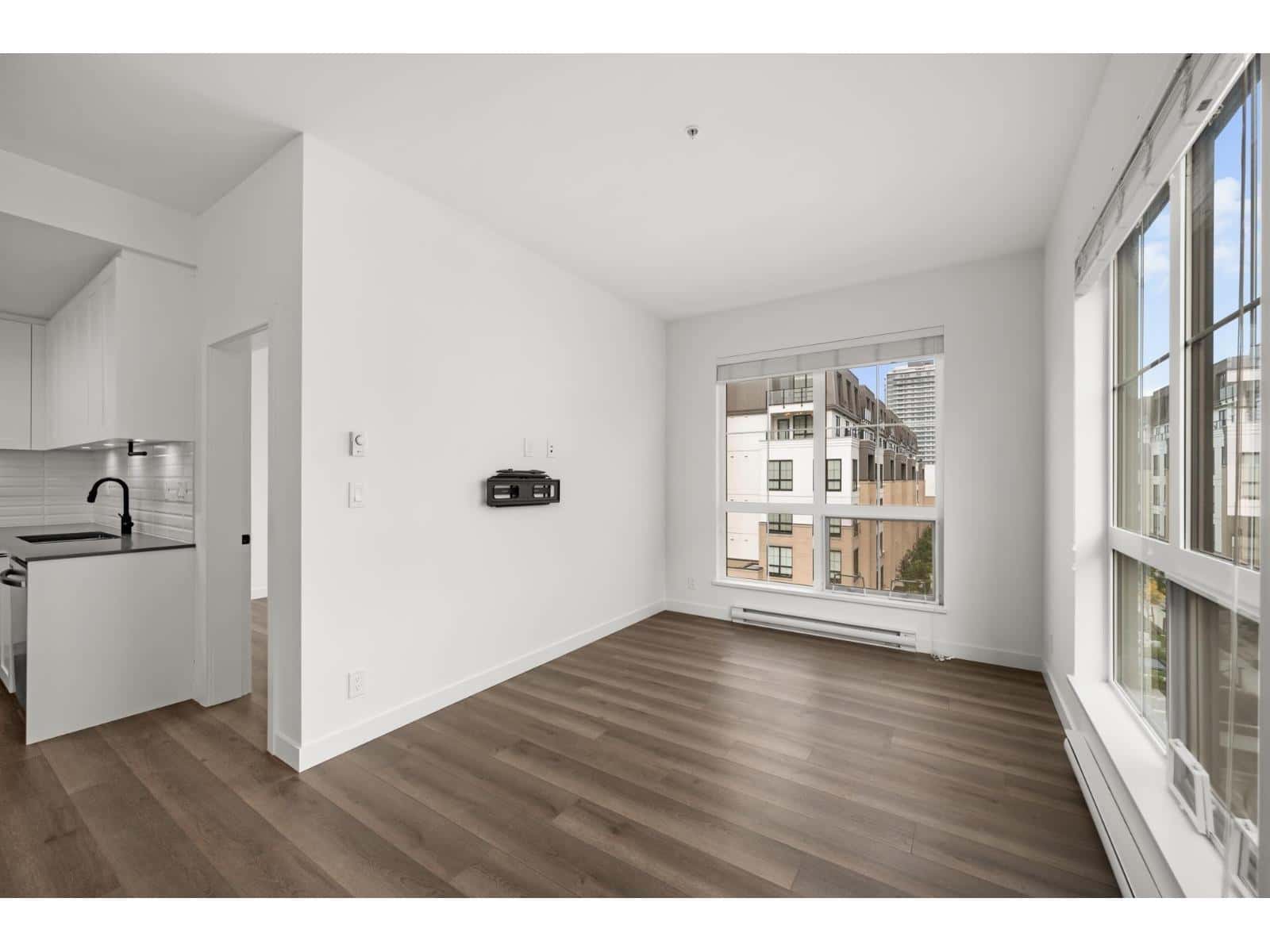 403 20052 83A AVENUE — Langley, British Columbia - Photo 4 of 29