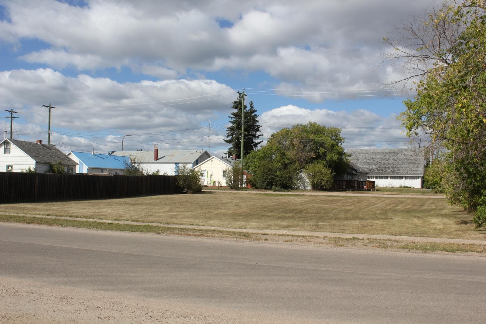 4822 49 Avenue — Elk Point, Alberta - Main photo
