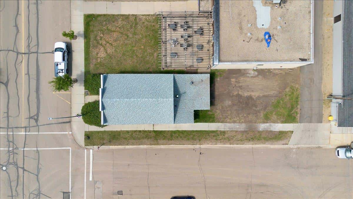 5002 50 Avenue — Gibbons, Alberta - Photo 5 of 7