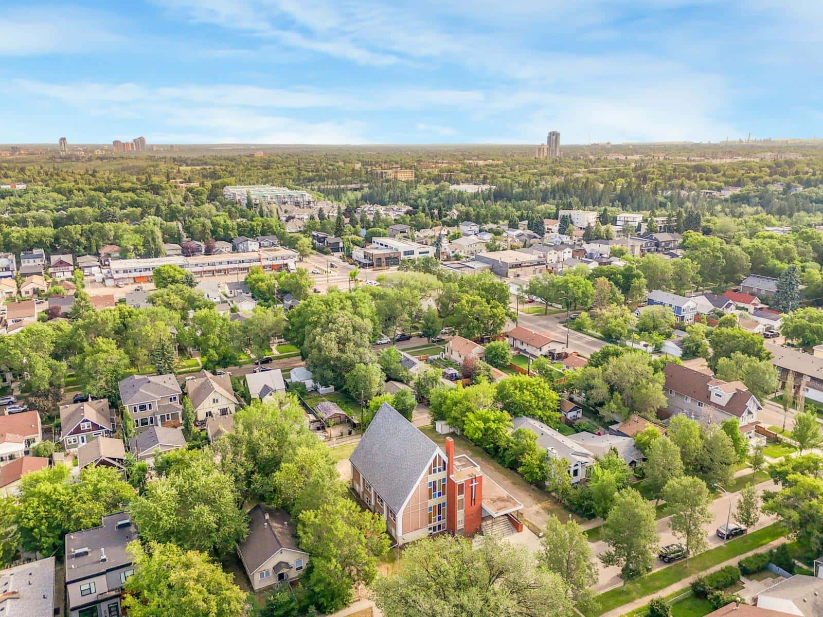 9630 74 Avenue — Edmonton, Alberta - Photo 4 of 74