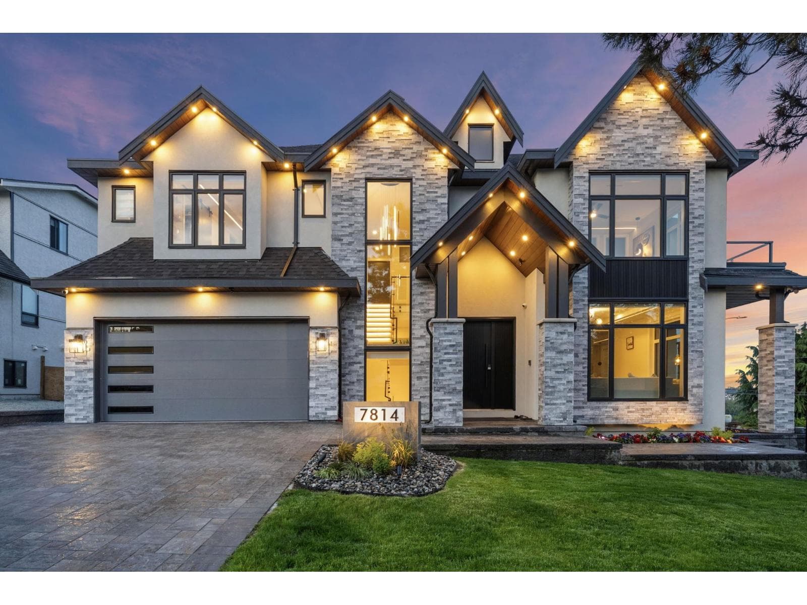 7814 167A STREET — Surrey, British Columbia - Main photo