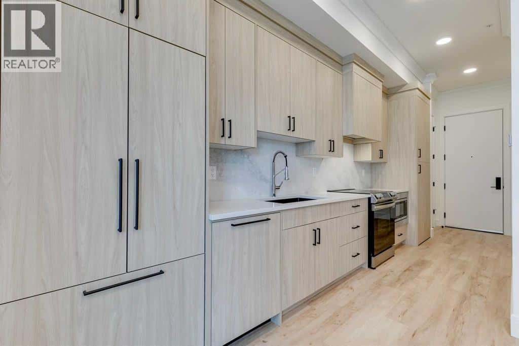 101, 370 Dieppe Drive SW — Calgary, Alberta - Photo 3 of 25