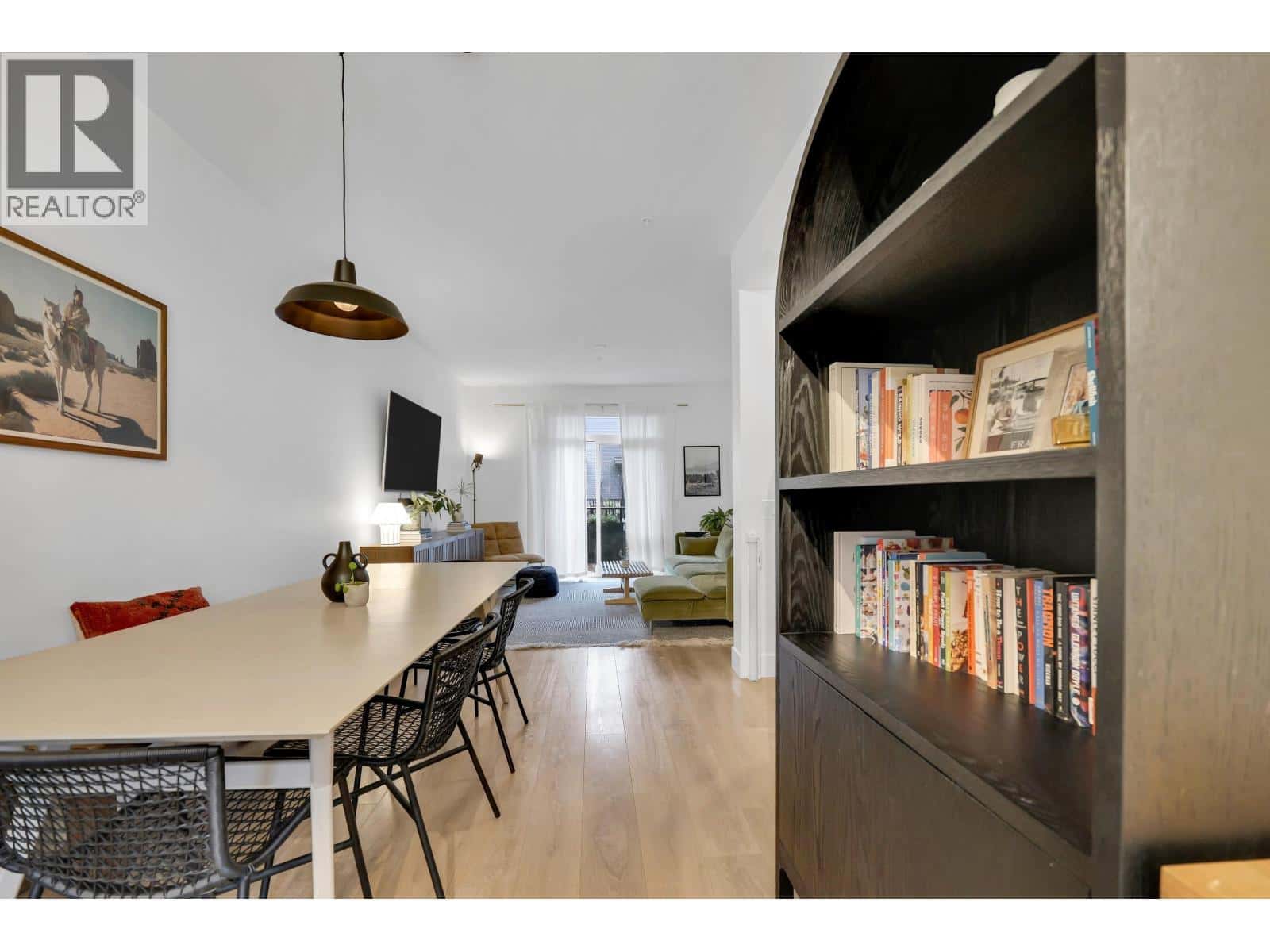 1379 MARINASIDE PLACE — Squamish, British Columbia - Photo 2 of 24