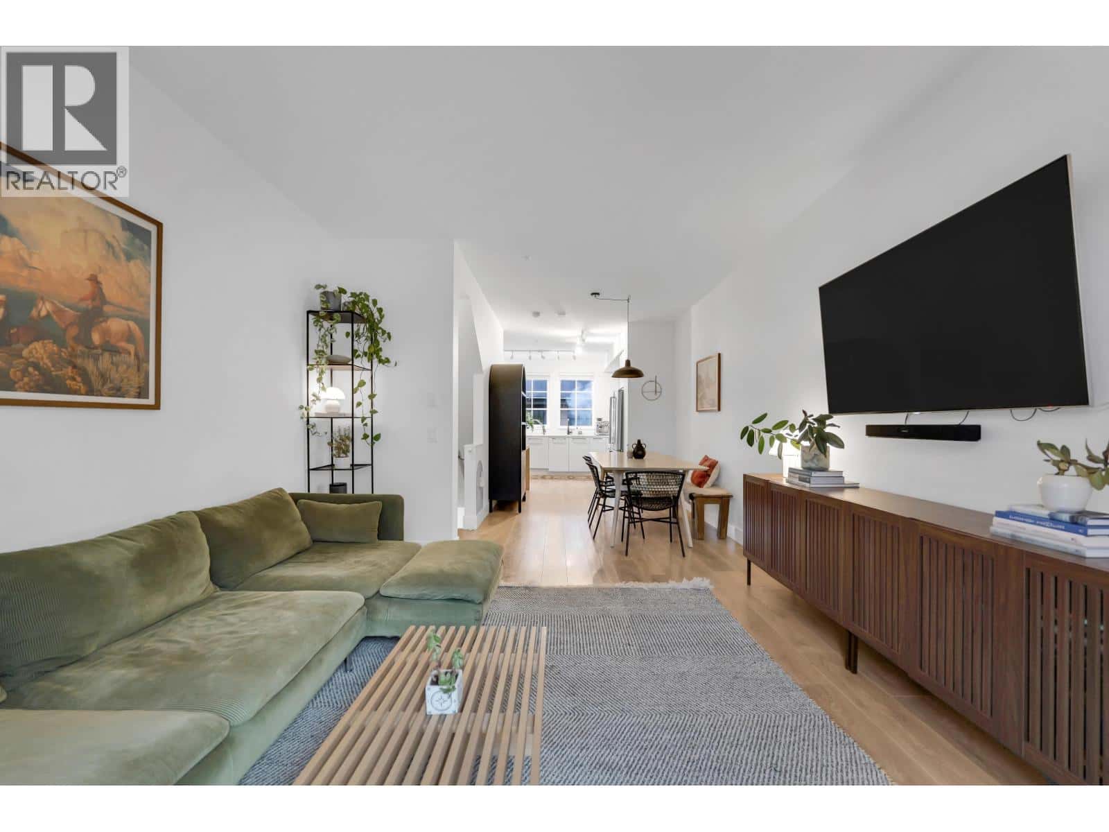 1379 MARINASIDE PLACE — Squamish, British Columbia - Photo 5 of 24