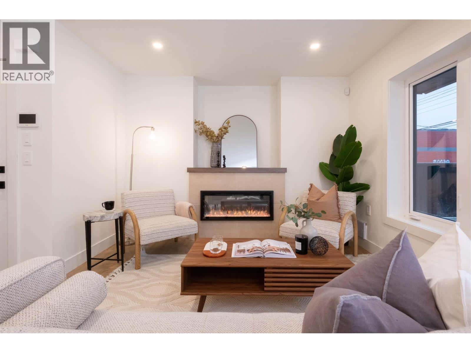 2665 E PENDER STREET — Vancouver, British Columbia - Photo 3 of 15