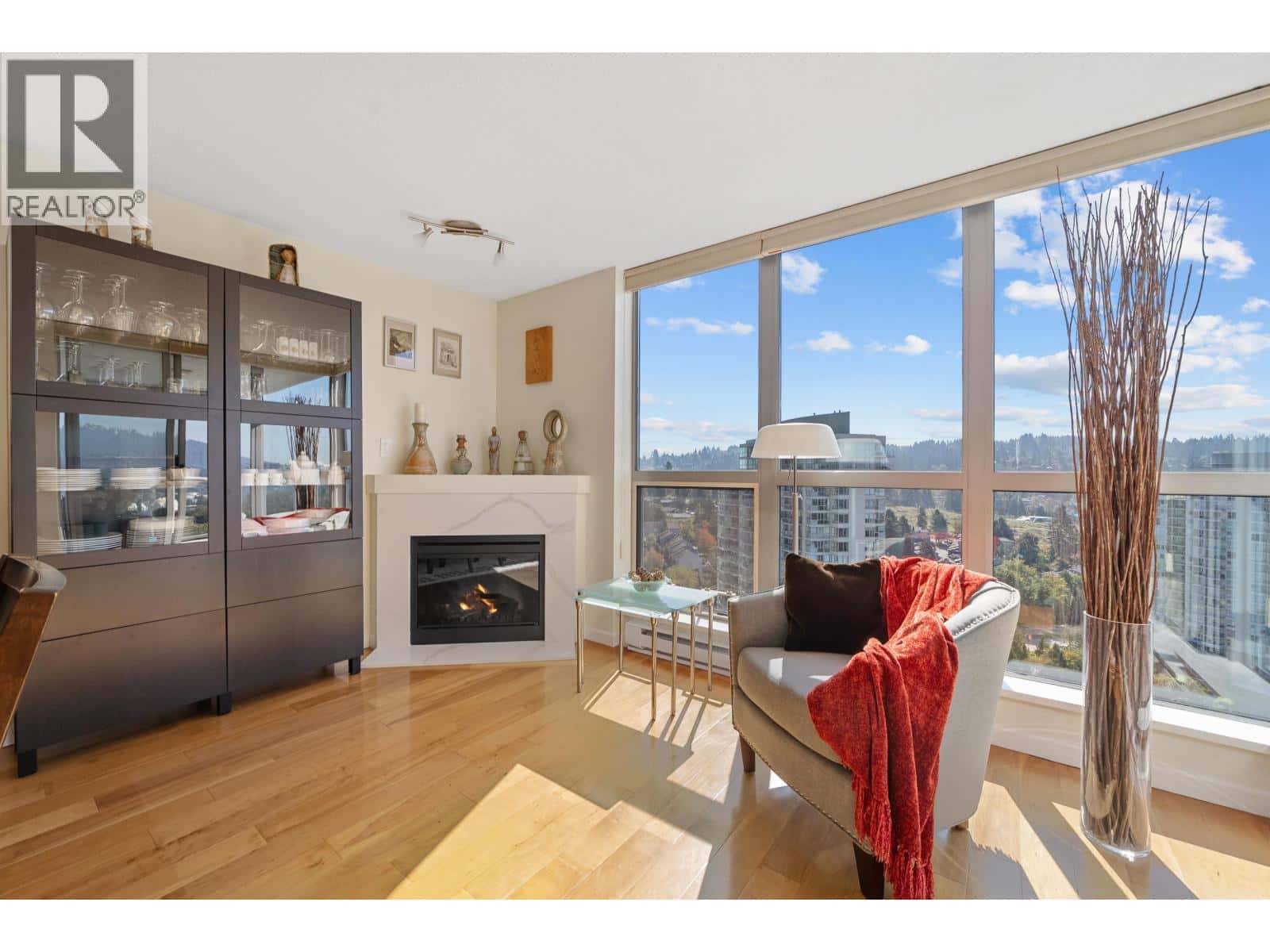 2103 290 NEWPORT DRIVE — Port Moody, British Columbia - Photo 3 of 37