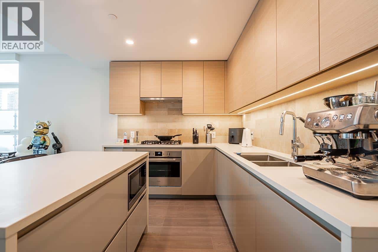 610 2108 GILMORE AVENUE — Burnaby, British Columbia - Photo 5 of 40