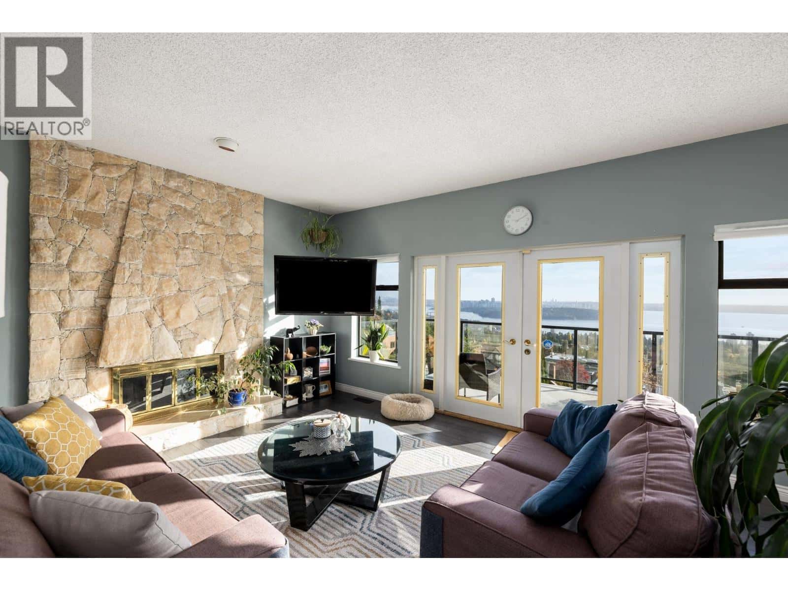 2346 WESTHILL DRIVE — West Vancouver, British Columbia - Photo 5 of 38