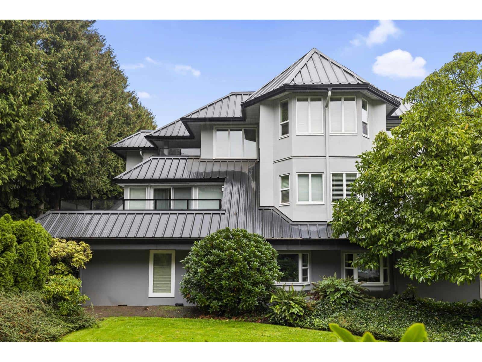 315 2700 MCCALLUM ROAD — Abbotsford, British Columbia - Photo 3 of 25