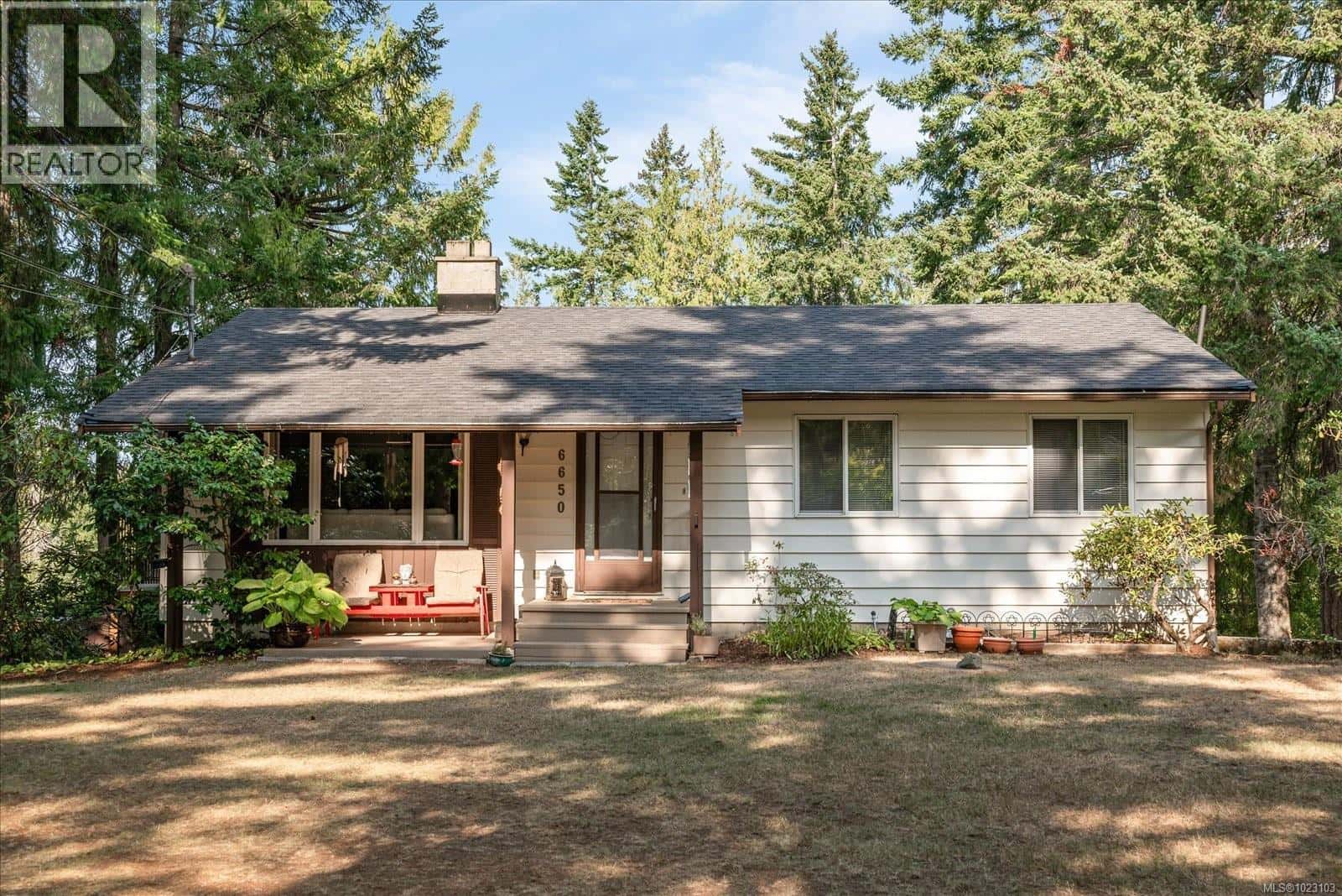 6650 Green Acres Way — Nanaimo, British Columbia - Photo 3 of 42