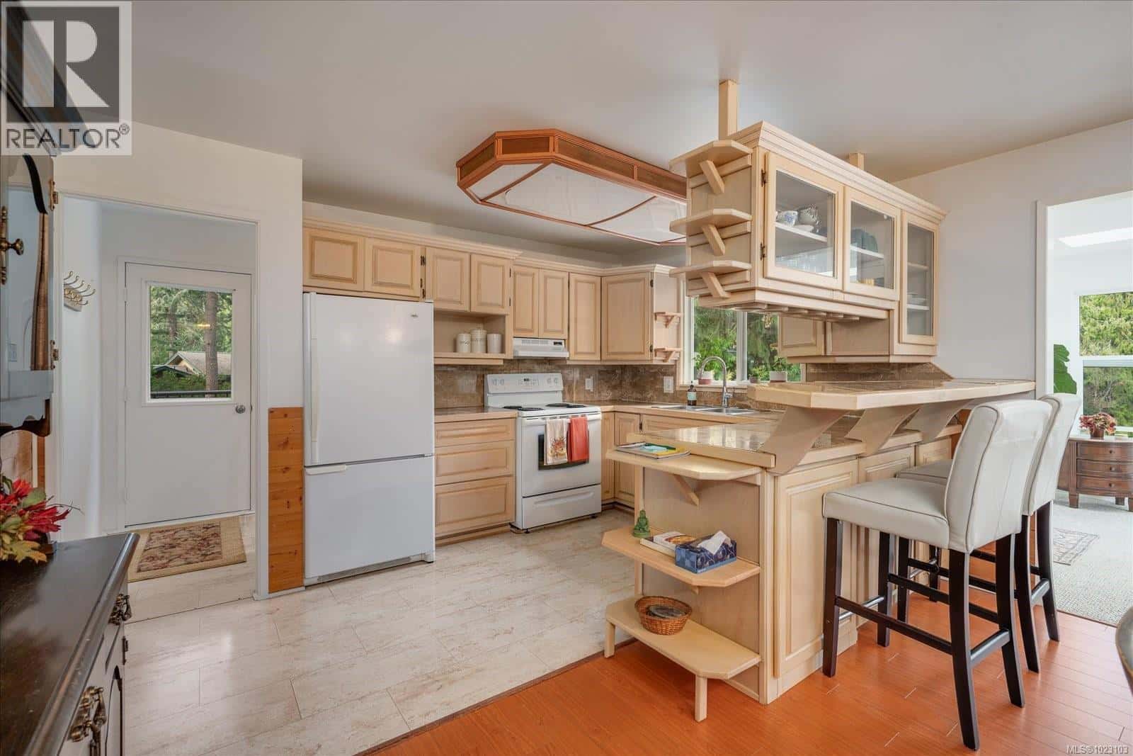 6650 Green Acres Way — Nanaimo, British Columbia - Photo 5 of 42