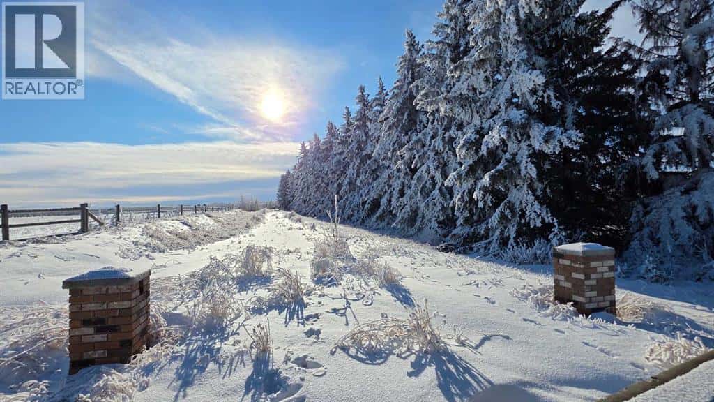 26541 Township Road 384 — Rural Red Deer County, Alberta - Photo 2 of 21