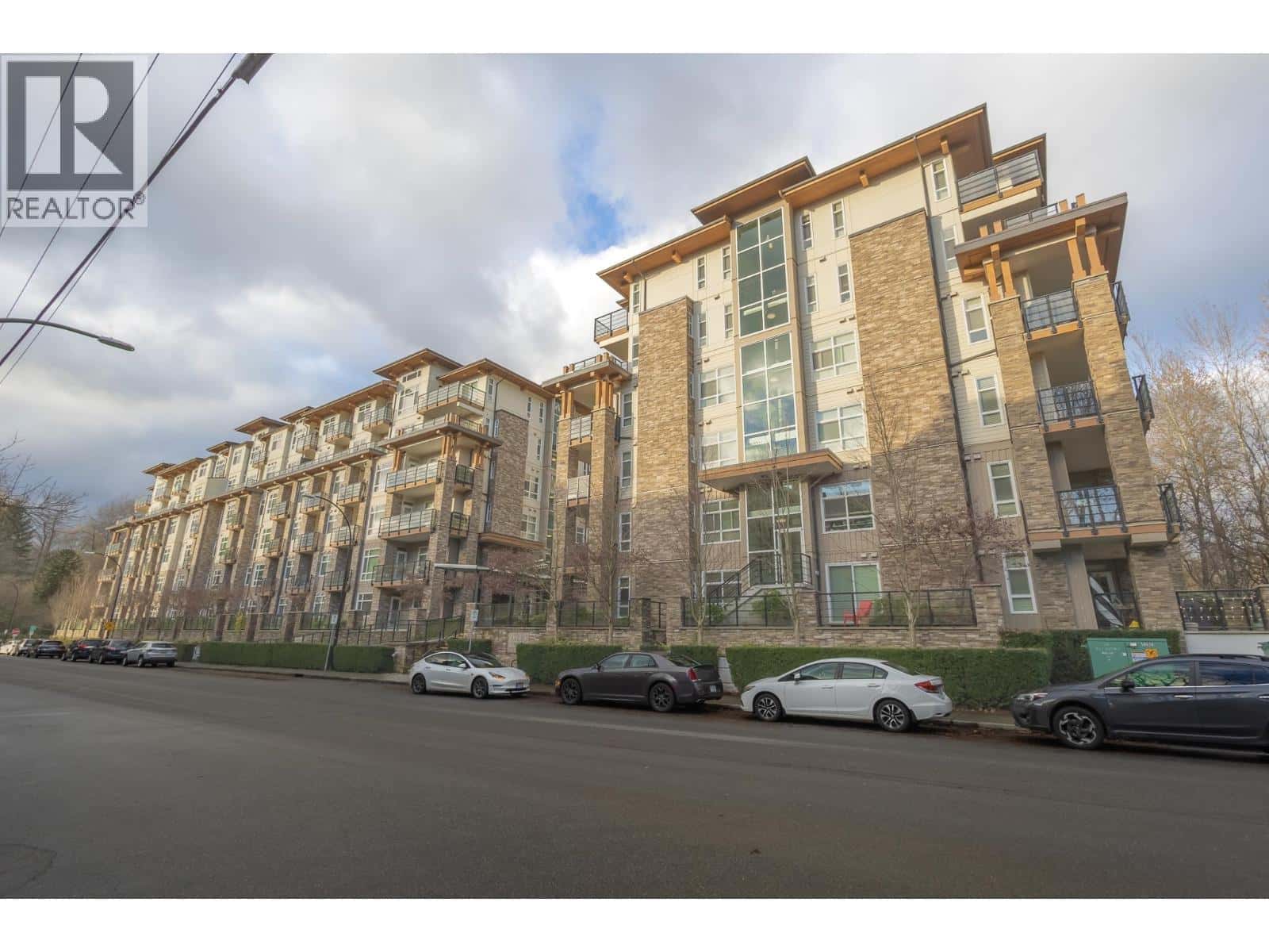 611 2465 WILSON AVENUE — Port Coquitlam, British Columbia - Photo 2 of 30