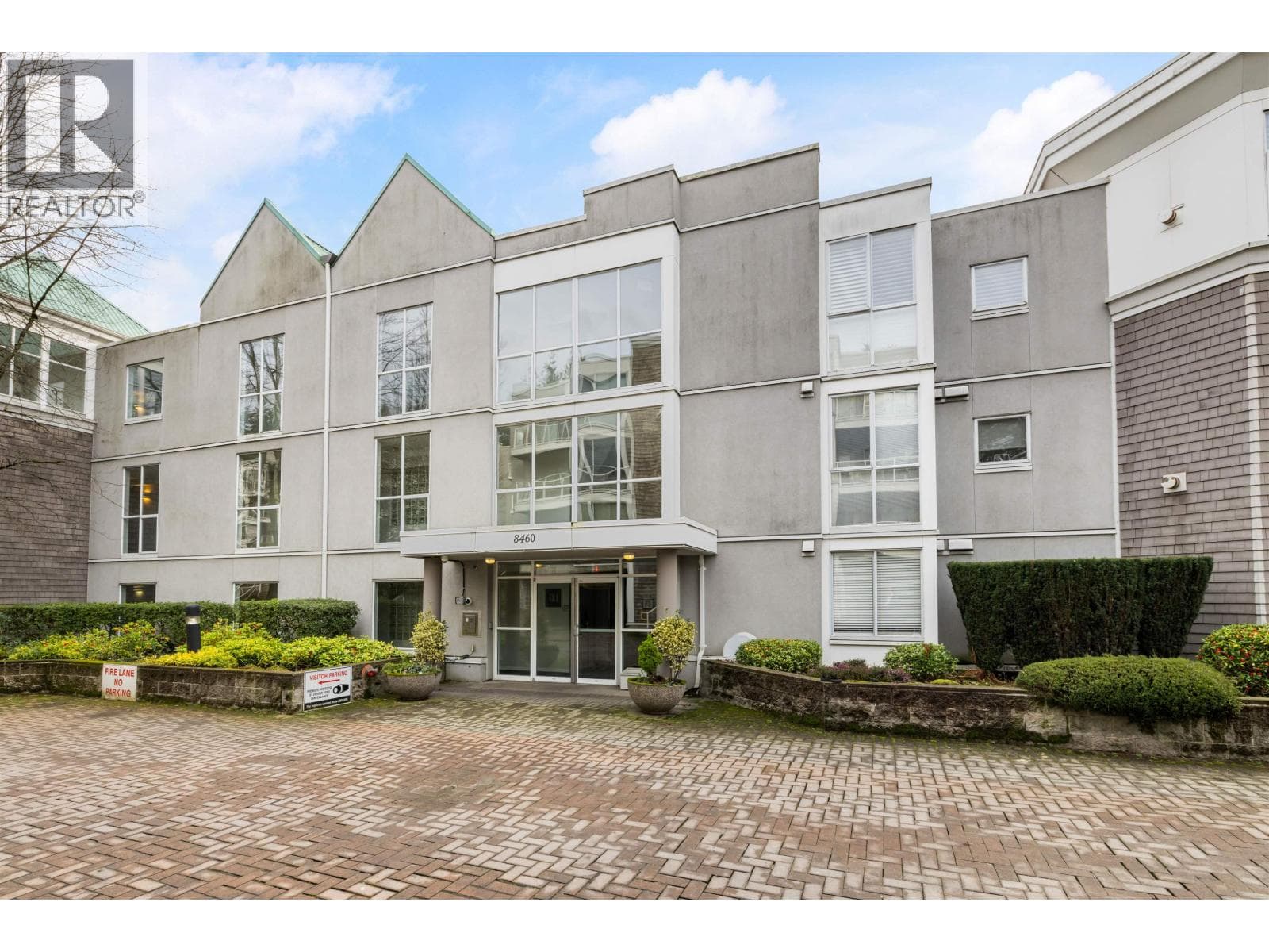 407 8460 JELLICOE STREET — Vancouver, British Columbia - Main photo