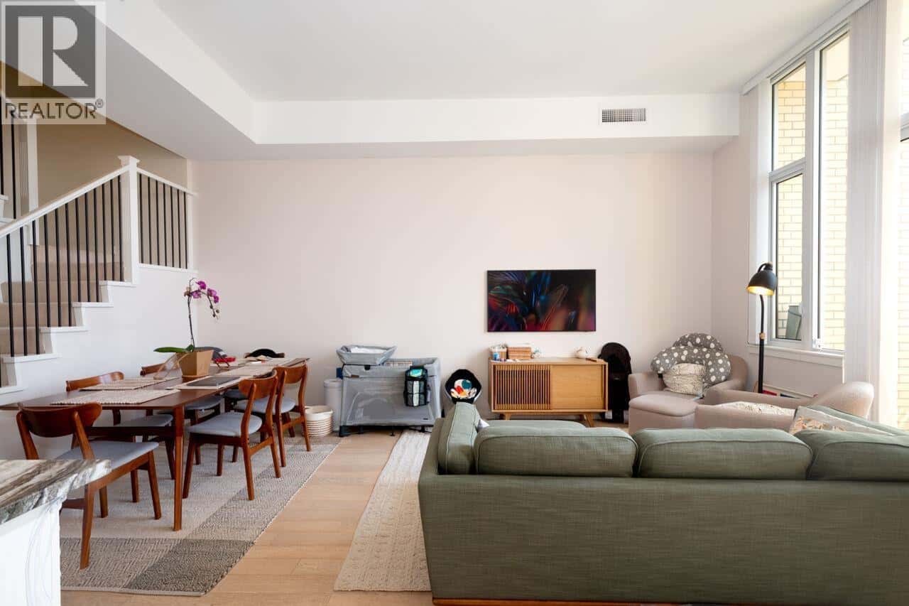 2063 W 10TH AVENUE — Vancouver, British Columbia - Photo 4 of 27