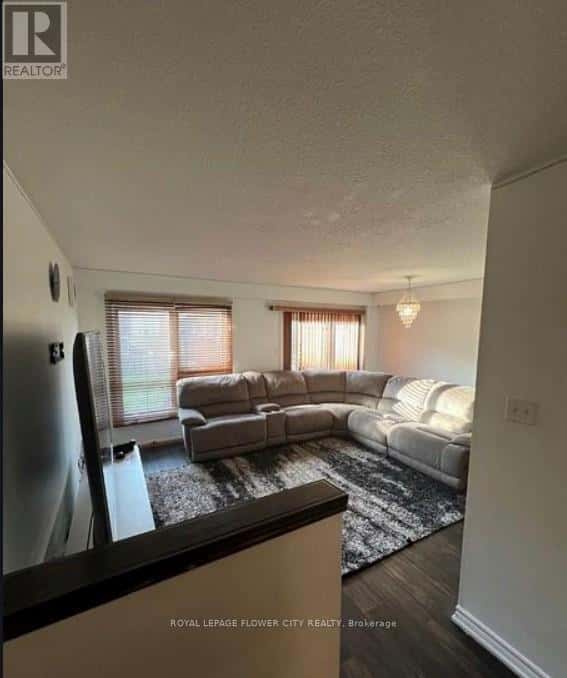 64 ROCKCLIFFE DRIVE NW — Kitchener, Ontario - Photo 5 of 12