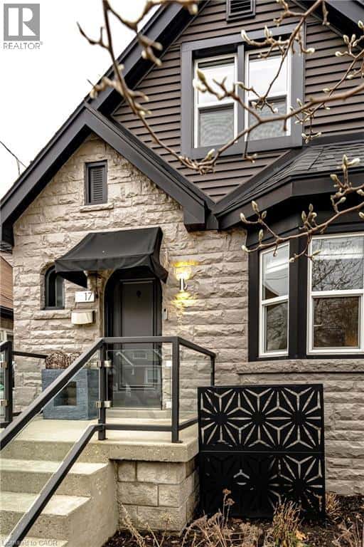 17 GARY Avenue — Hamilton, Ontario - Photo 2 of 48