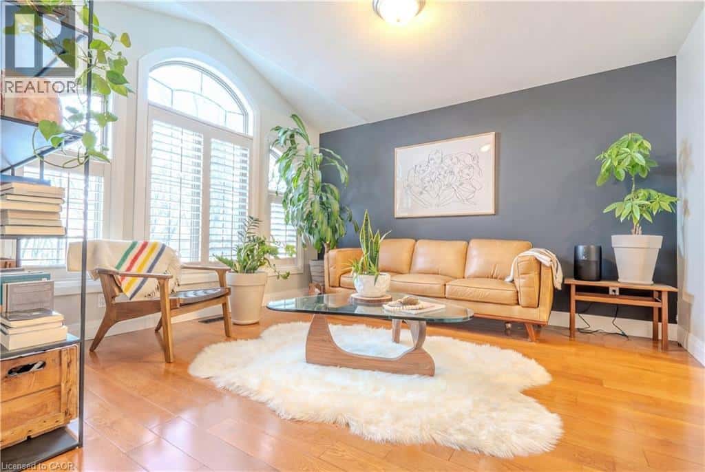 17 KRIEGHOFF Drive — Hamilton, Ontario - Photo 5 of 37