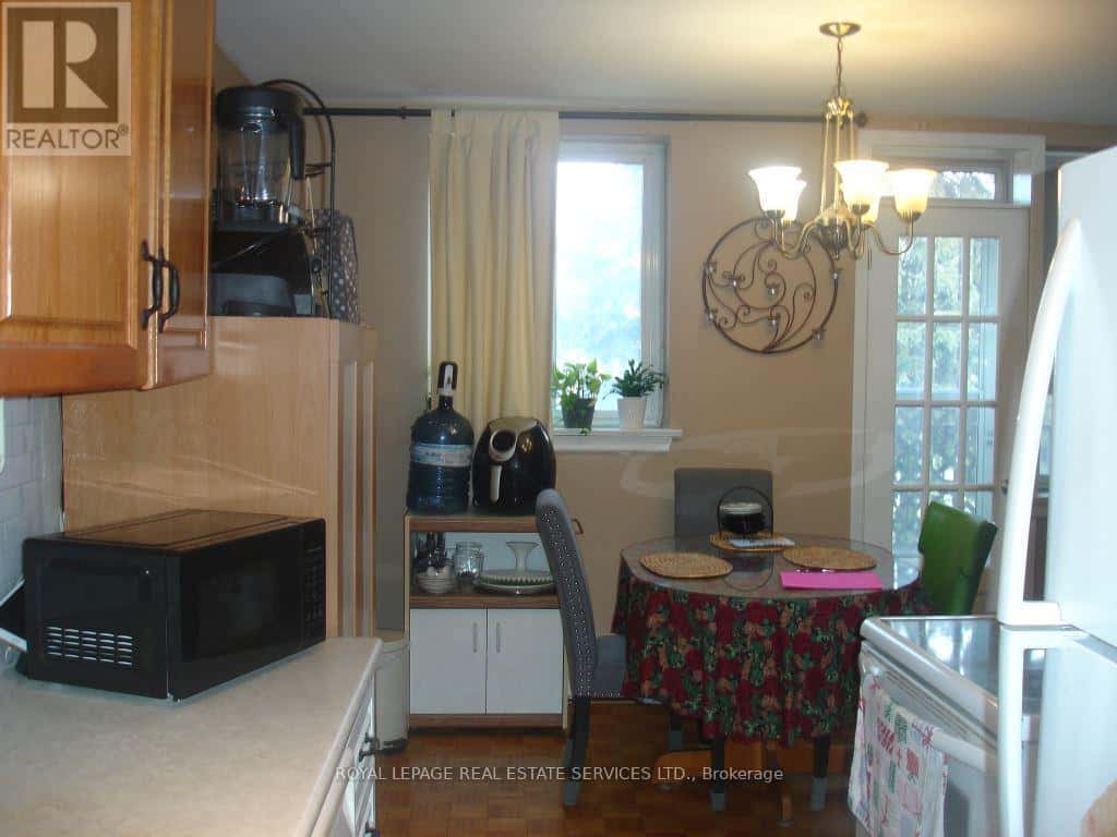 101 - 57 NEPTUNE DRIVE — Toronto (Englemount-Lawrence), Ontario - Photo 5 of 7