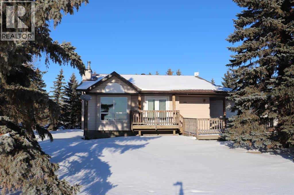 435033 Hwy 822 — Rural Ponoka County, Alberta - Photo 2 of 41