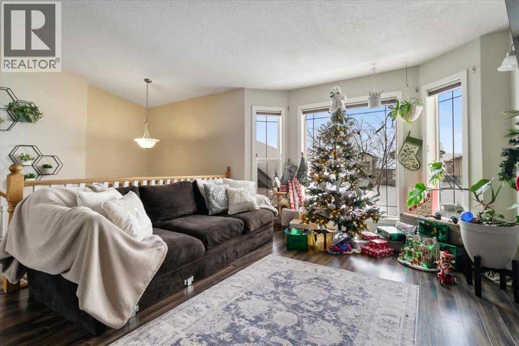 9202 129 Avenue — Grande Prairie, Alberta - Photo 3 of 29