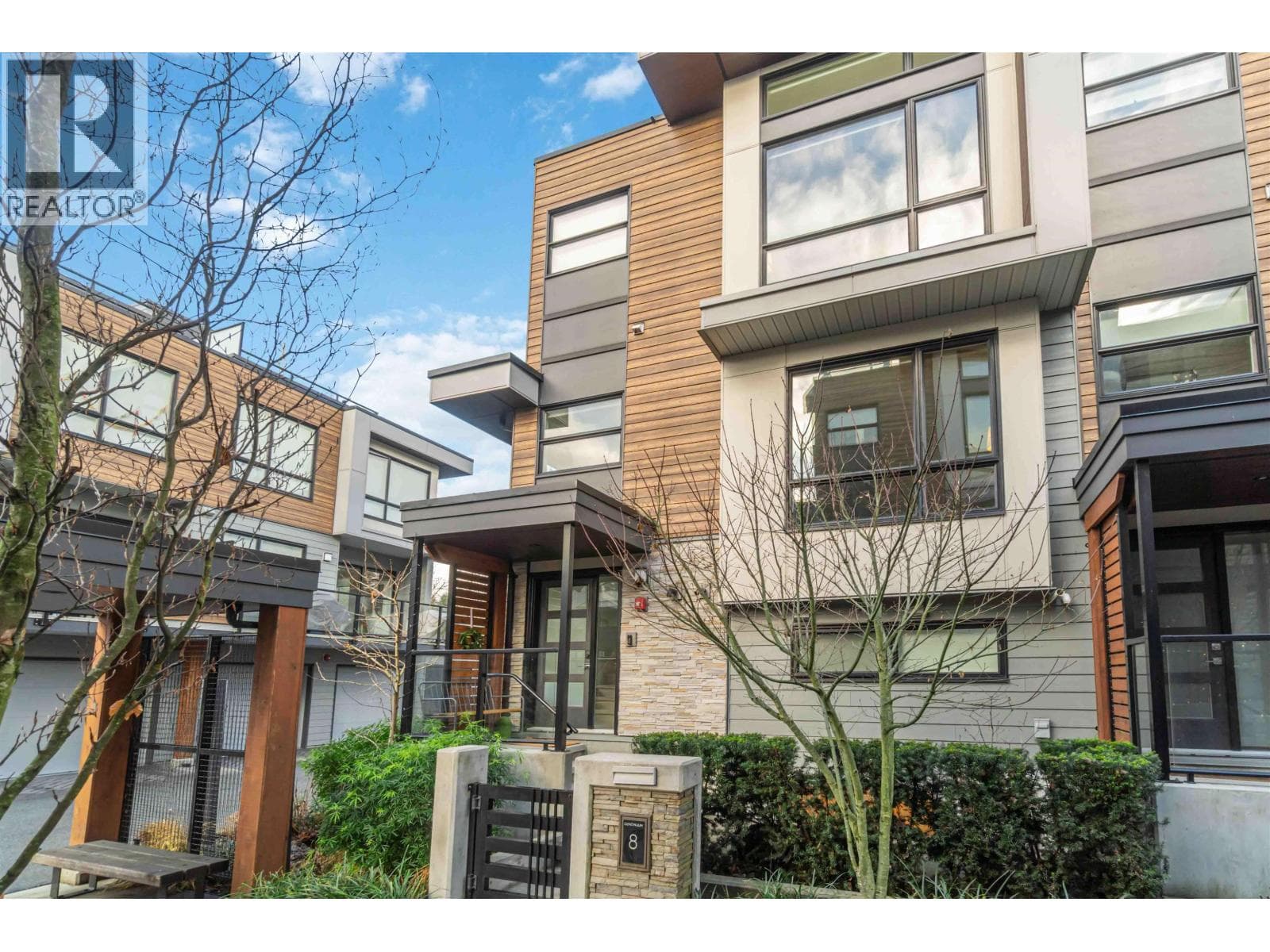 8 856 ORWELL STREET — Vancouver, British Columbia - Main photo