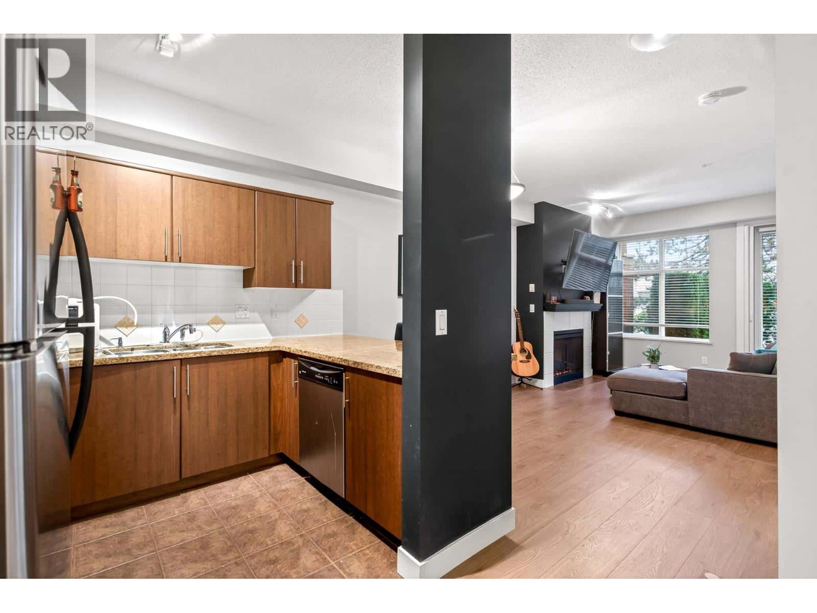 110 3240 ST JOHNS STREET — Port Moody, British Columbia - Photo 5 of 34