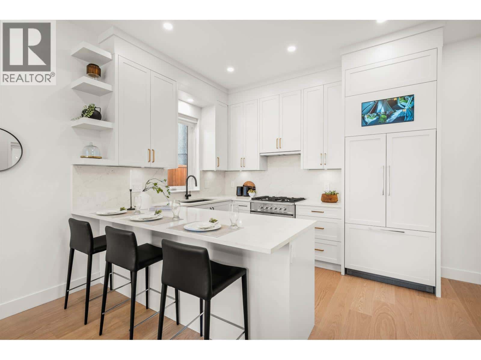 1 312 E 40TH AVENUE — Vancouver, British Columbia - Photo 5 of 28