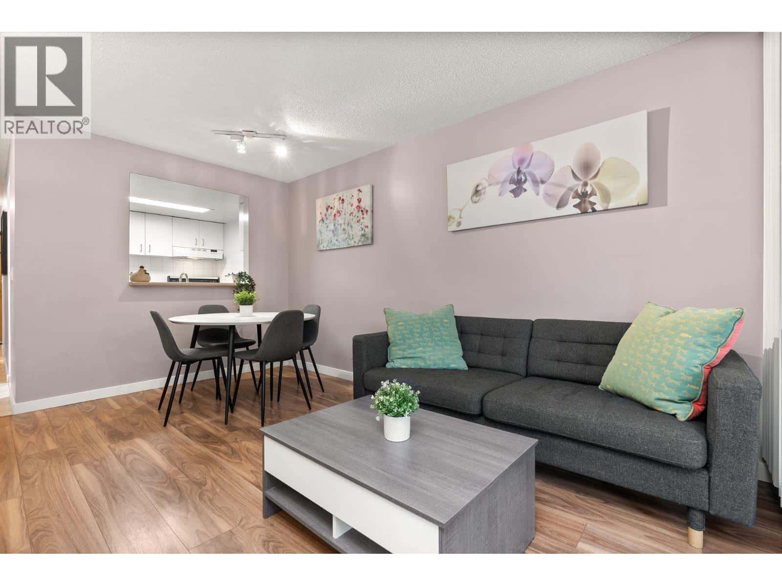 504 789 DRAKE STREET — Vancouver, British Columbia - Photo 4 of 23