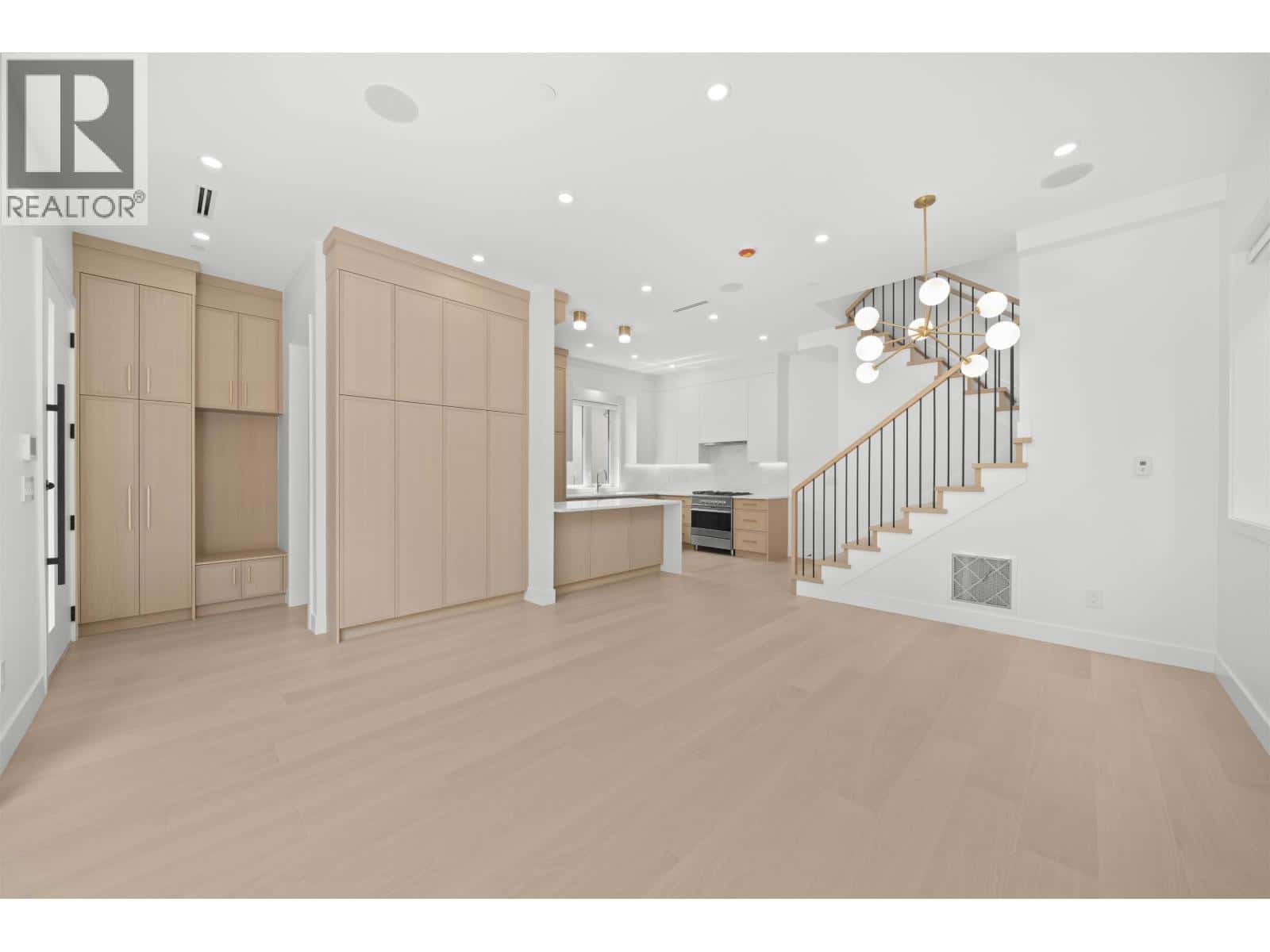 1 6461 E PRINCE EDWARD STREET — Vancouver, British Columbia - Photo 5 of 28