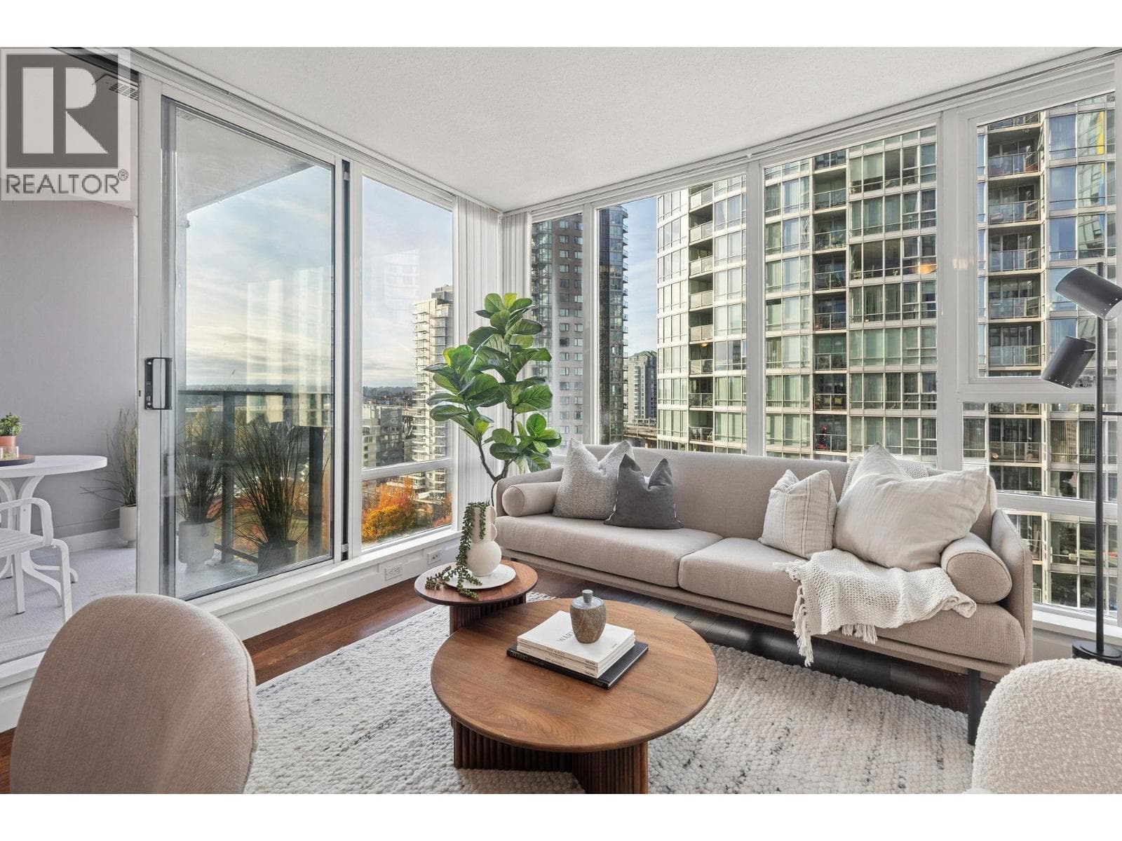 1705 1438 RICHARDS STREET — Vancouver, British Columbia - Main photo