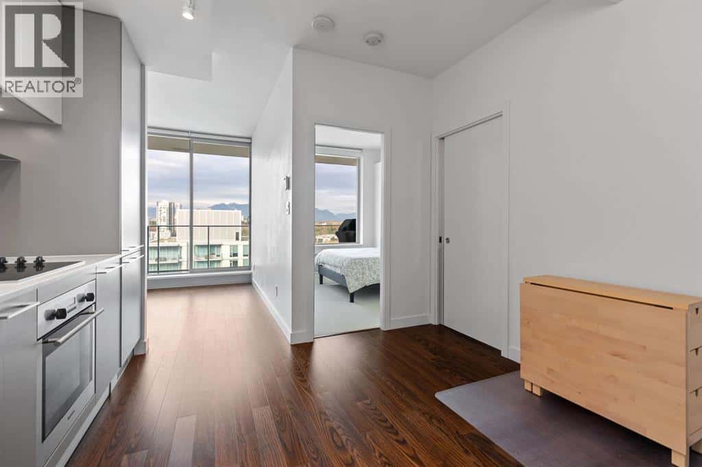 3003 8131 NUNAVUT LANE — Vancouver, British Columbia - Photo 2 of 26